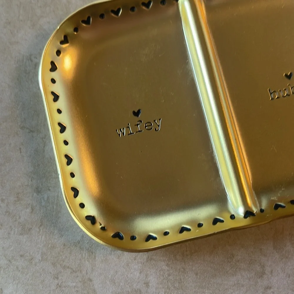 Francesca’s Natural Life Wifey Hubby Trinket Dish